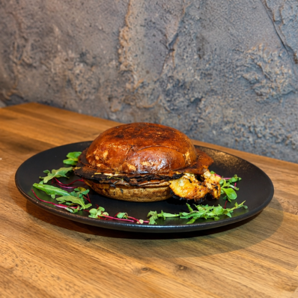 26. Sárkánytojás Burger (összesütött buciban)